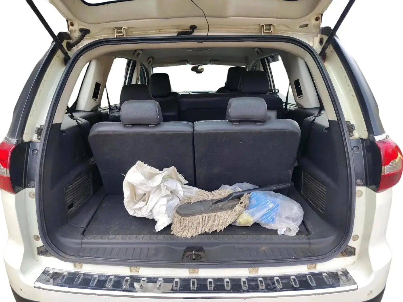 2019 Tata Hexa XTA 4X2 6 STR, Diesel, Automatic, 43,429 km, exterior