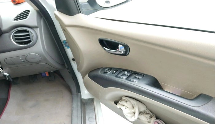 2011 Hyundai i10 SPORTZ 1.2, Petrol, Manual, 68,970 km, interior