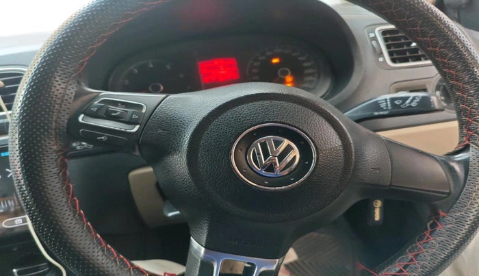 2013 Volkswagen Polo COMFORTLINE 1.2L PETROL, Petrol, Manual, 1,03,000 km, interior