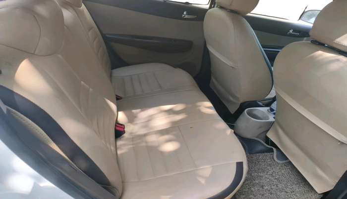 2011 Hyundai i20 MAGNA 1.2, Petrol, Manual, 76,780 km, interior