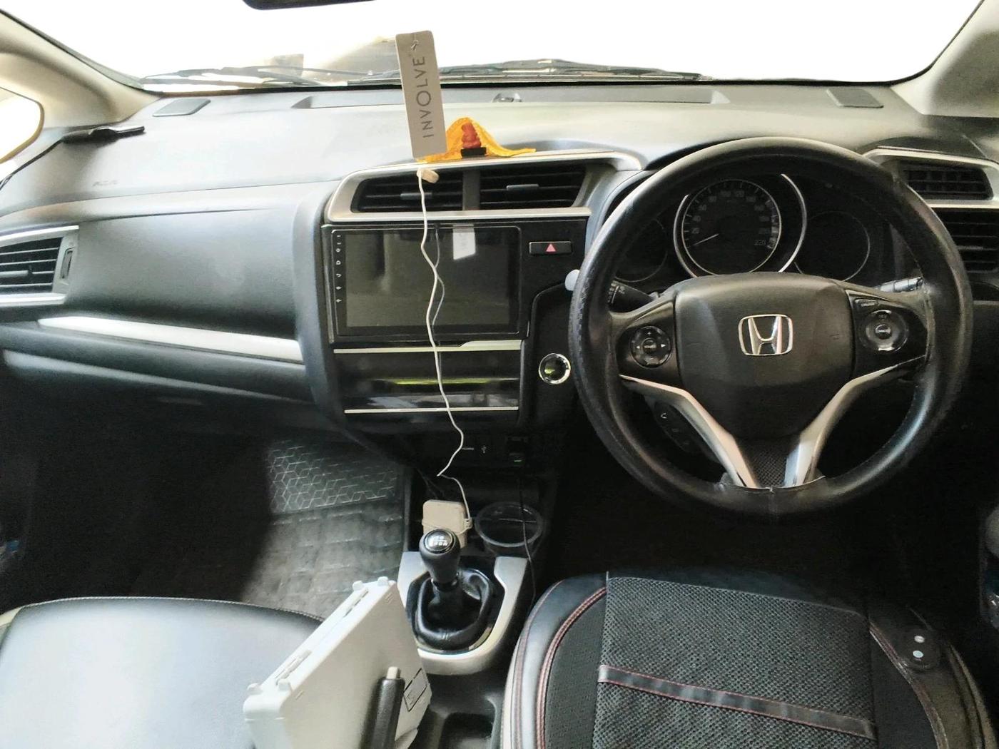 2017 Honda WR-V 1.5L I-DTEC VX MT, Diesel, Manual, 1,49,099 km, interior