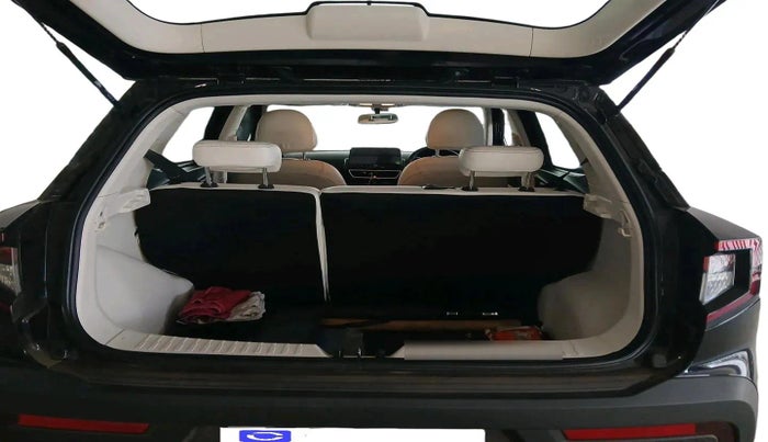 2024 Mahindra XUV 3XO MX3 Pro 1.2 L TCMPFI AT, Petrol, Automatic, 24,521 km, exterior