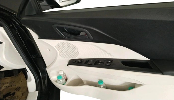 2024 Mahindra XUV 3XO MX3 Pro 1.2 L TCMPFI AT, Petrol, Automatic, 24,521 km, interior