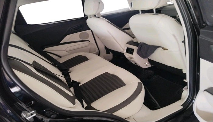 2024 Mahindra XUV 3XO MX3 Pro 1.2 L TCMPFI AT, Petrol, Automatic, 24,521 km, interior