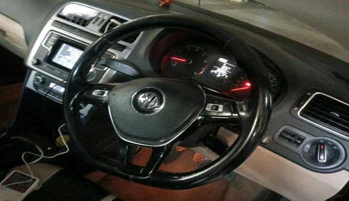 2017 Volkswagen Polo HIGHLINE1.2L, Petrol, Manual, 65,996 km, interior