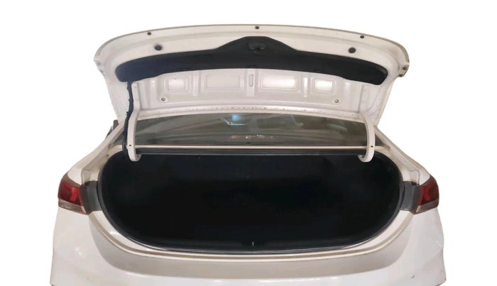 2017 Hyundai Verna 1.6 CRDI SX + AT, Diesel, Automatic, 1,59,689 km, exterior