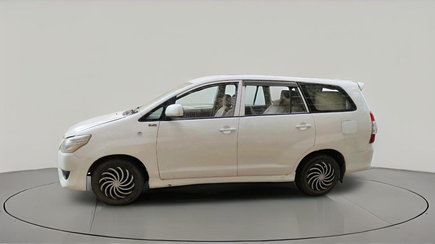 2012 Toyota Innova GX 2.5 8 STR, Diesel, Manual, 1,60,667 km, exterior