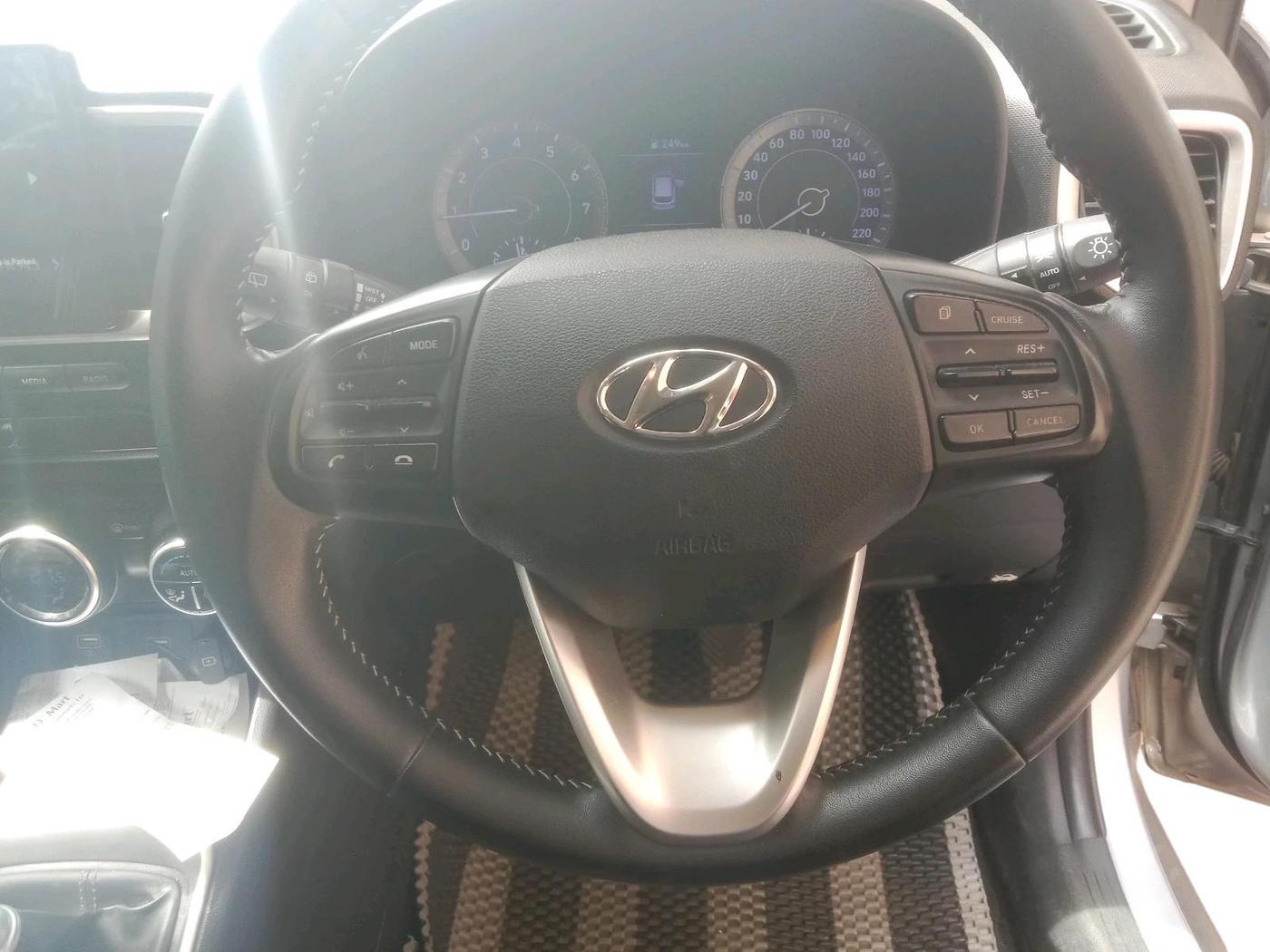 2019 Hyundai VENUE SX 1.0 (O) TURBO, Petrol, Manual, 37,037 km, interior