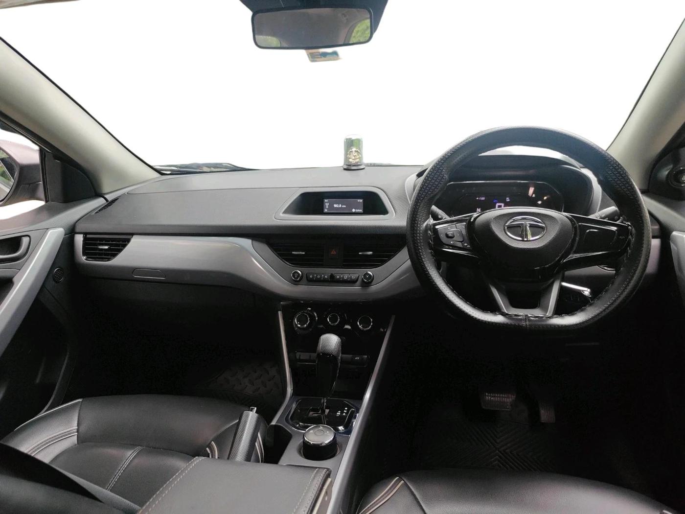 2020 Tata NEXON XMA SUNROOF PETROL, Petrol, Automatic, 41,407 km, interior