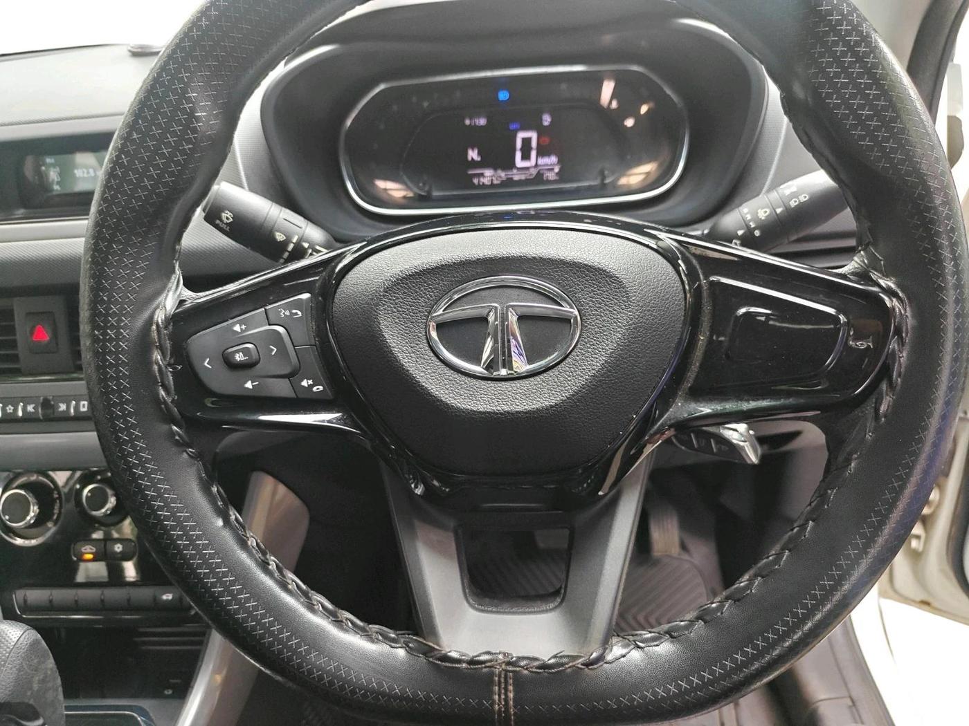 2020 Tata NEXON XMA SUNROOF PETROL, Petrol, Automatic, 41,407 km, interior