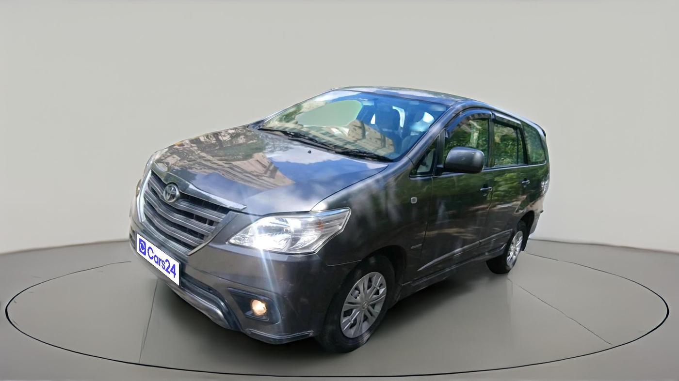2014 Toyota Innova 2.5 GX 8 STR, Diesel, Manual, 63,575 km, exterior