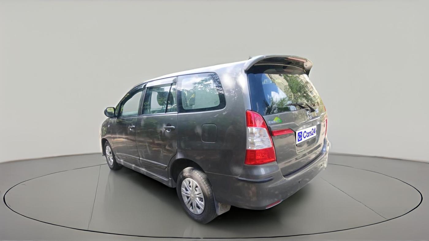 2014 Toyota Innova 2.5 GX 8 STR, Diesel, Manual, 63,575 km, exterior
