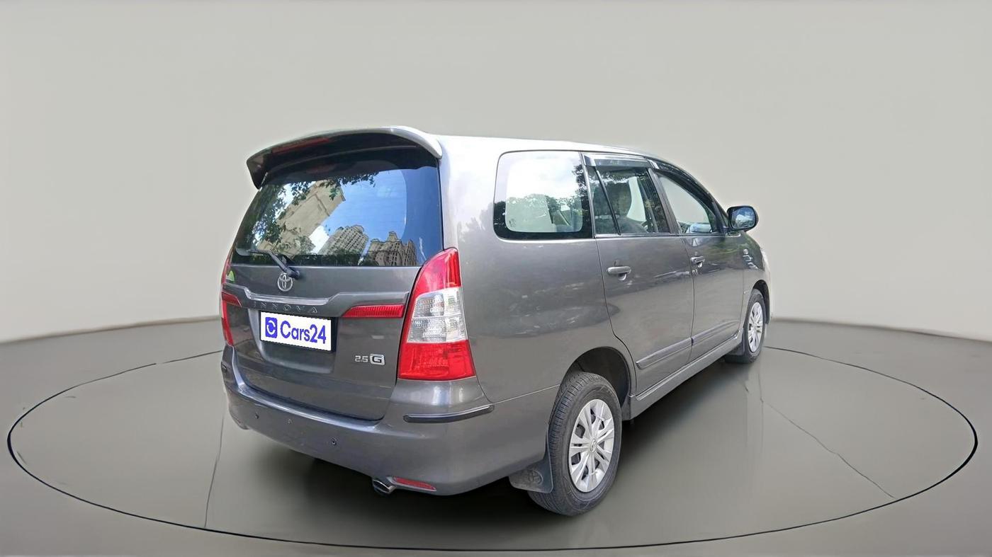 2014 Toyota Innova 2.5 GX 8 STR, Diesel, Manual, 63,575 km, exterior