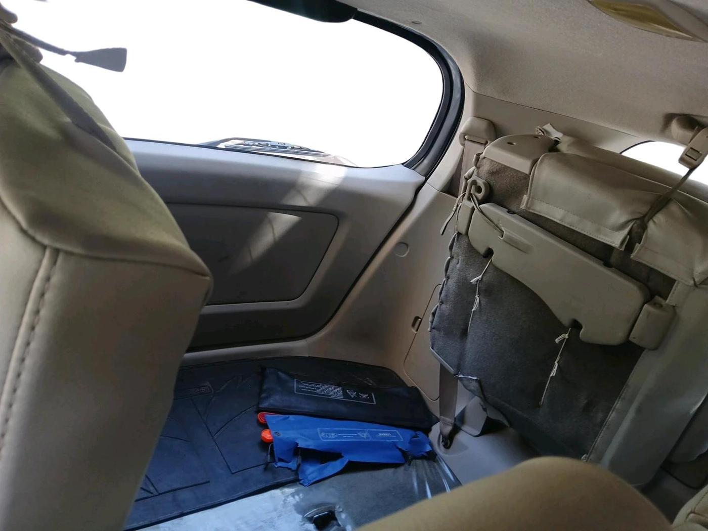 2014 Toyota Innova 2.5 GX 8 STR, Diesel, Manual, 63,575 km, interior