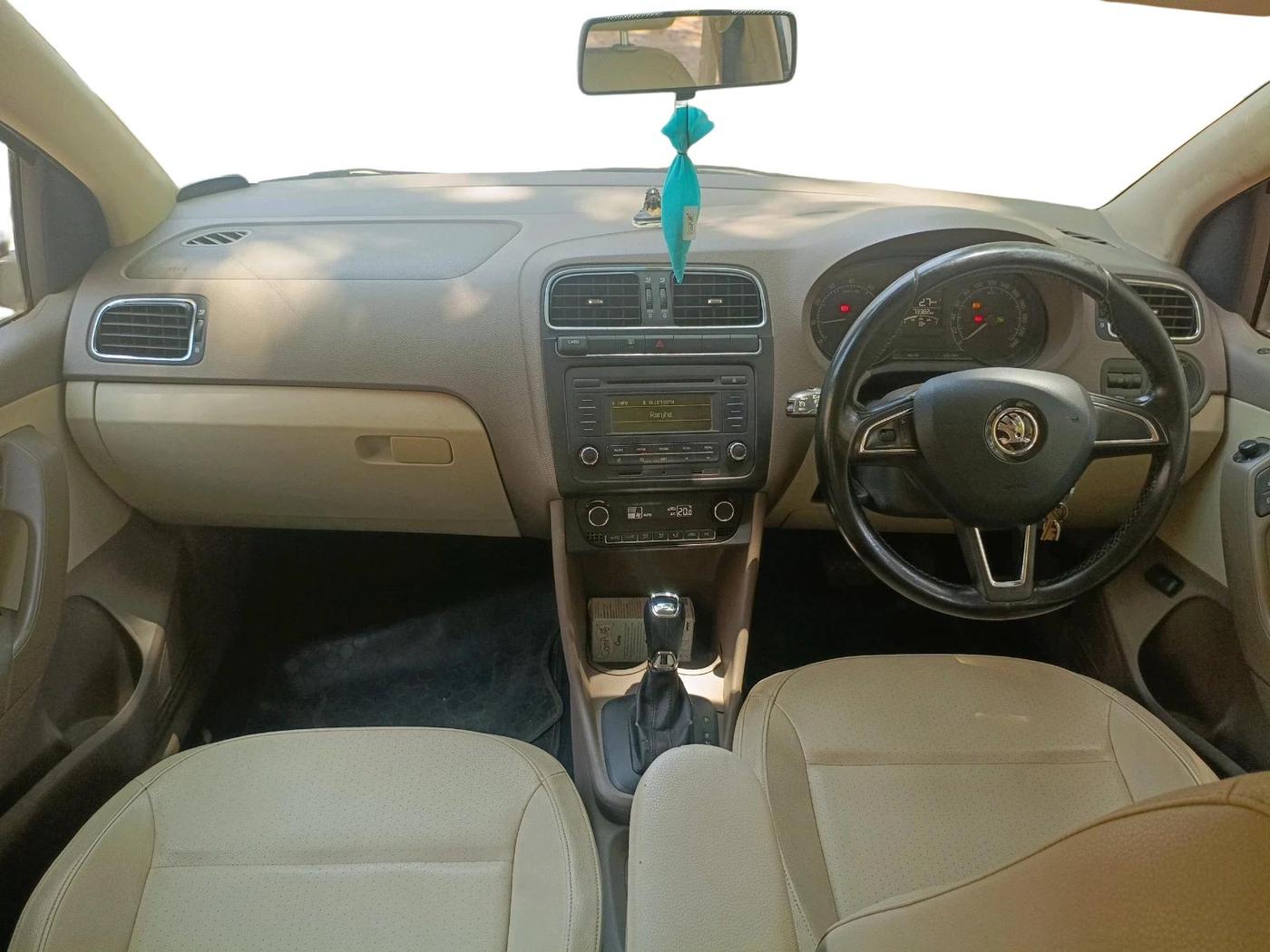 2015 Skoda Rapid Elegance 1.6 MPI AT, Petrol, Automatic, 73,382 km, interior