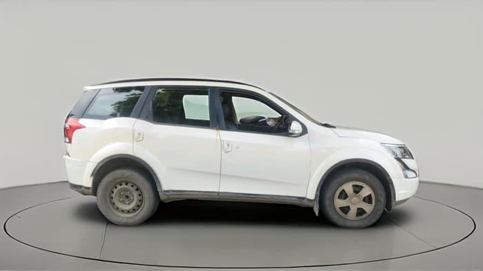 2019 Mahindra XUV500 W7, Diesel, Manual, 1,03,071 km, exterior