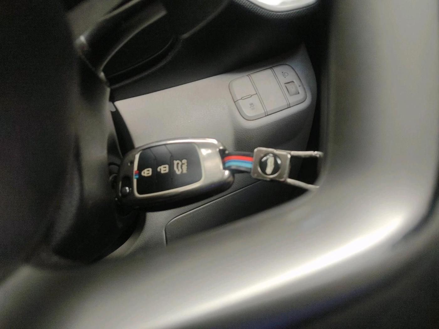2022 Hyundai VENUE S (O) 1.0 Turbo Petrol DCT, Petrol, Automatic, 53,722 km, interior