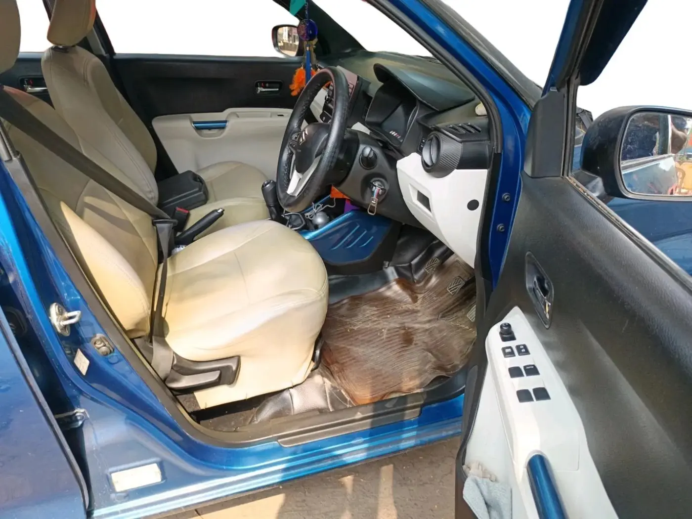 2017 Maruti IGNIS DELTA 1.2, Petrol, Manual, 40,845 km, interior