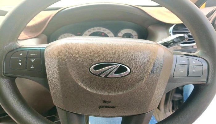 2012 Mahindra Xylo H9 BS IV, Diesel, Manual, 1,10,750 km, interior