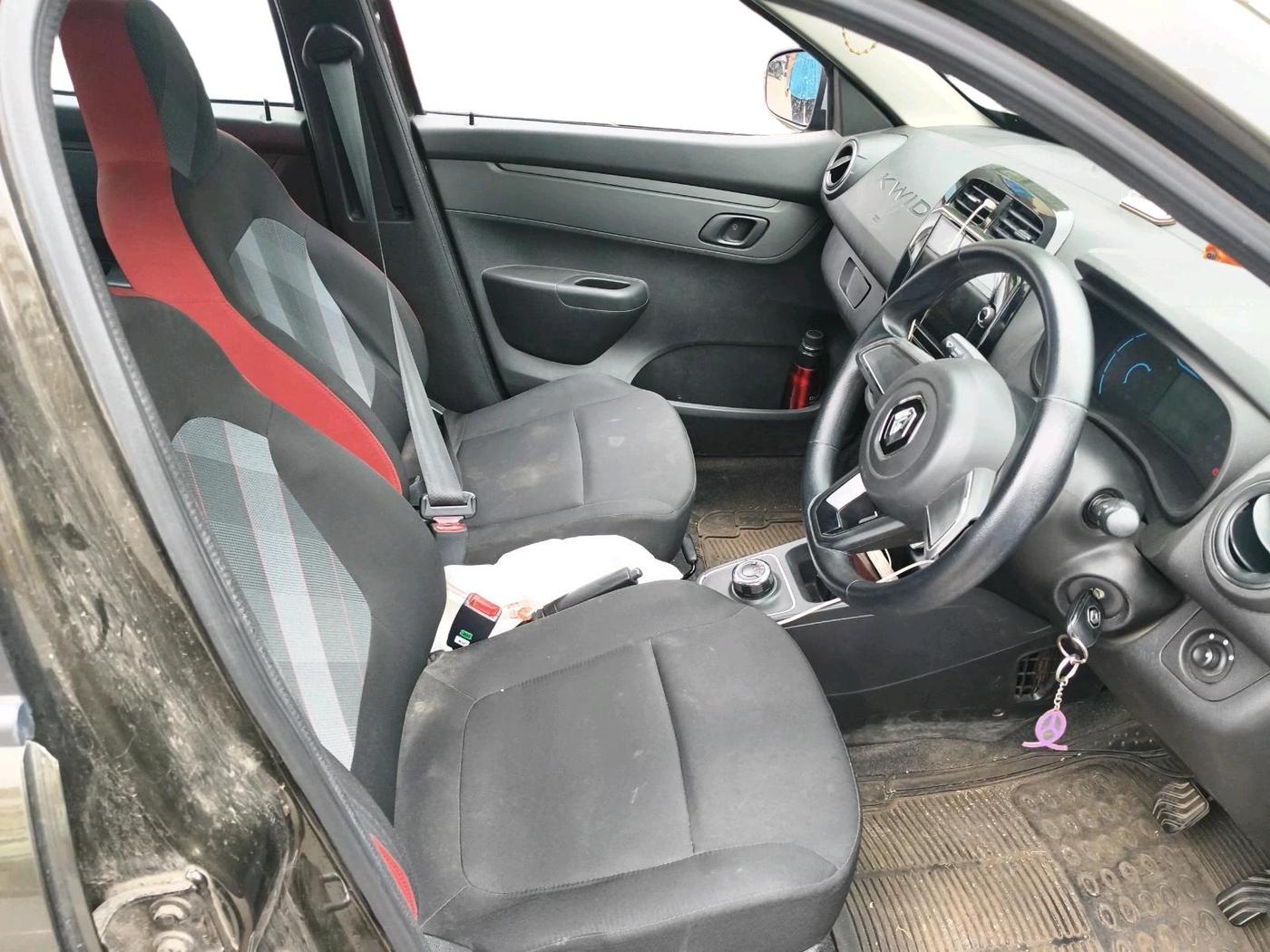 2022 Renault Kwid RXT 1.0 AMT, Petrol, Automatic, 19,825 km, interior