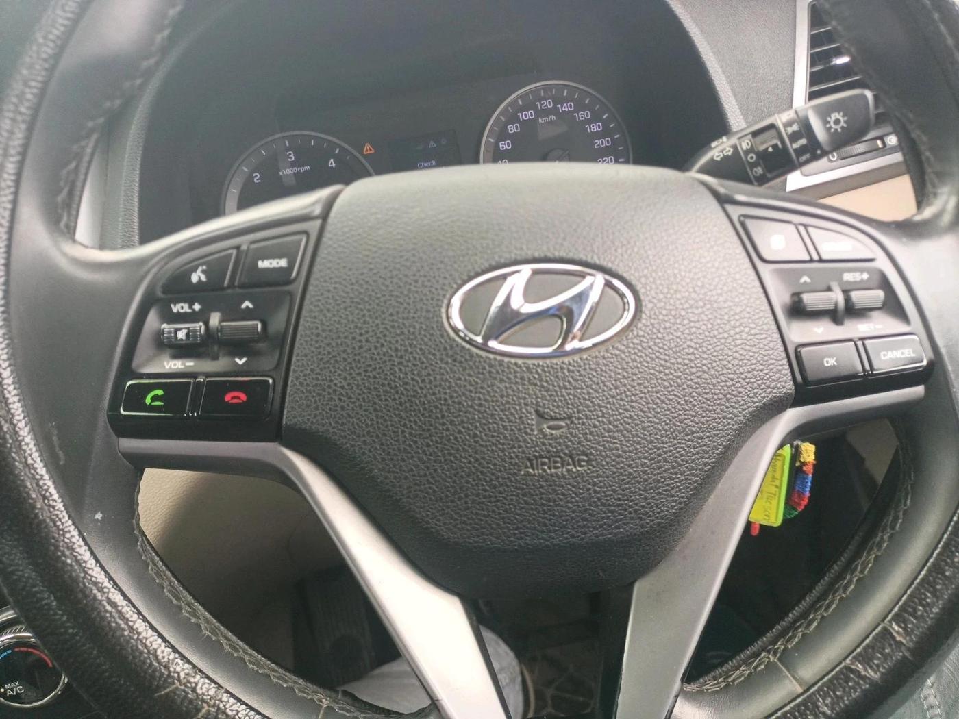 2017 Hyundai Tucson 2WD MT DIESEL, Diesel, Manual, 1,19,658 km, interior
