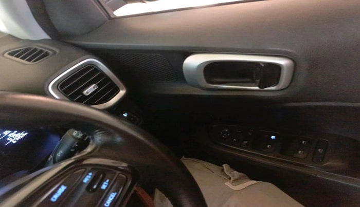 2021 Hyundai VENUE SX 1.5 CRDI, Diesel, Manual, 67,455 km, interior