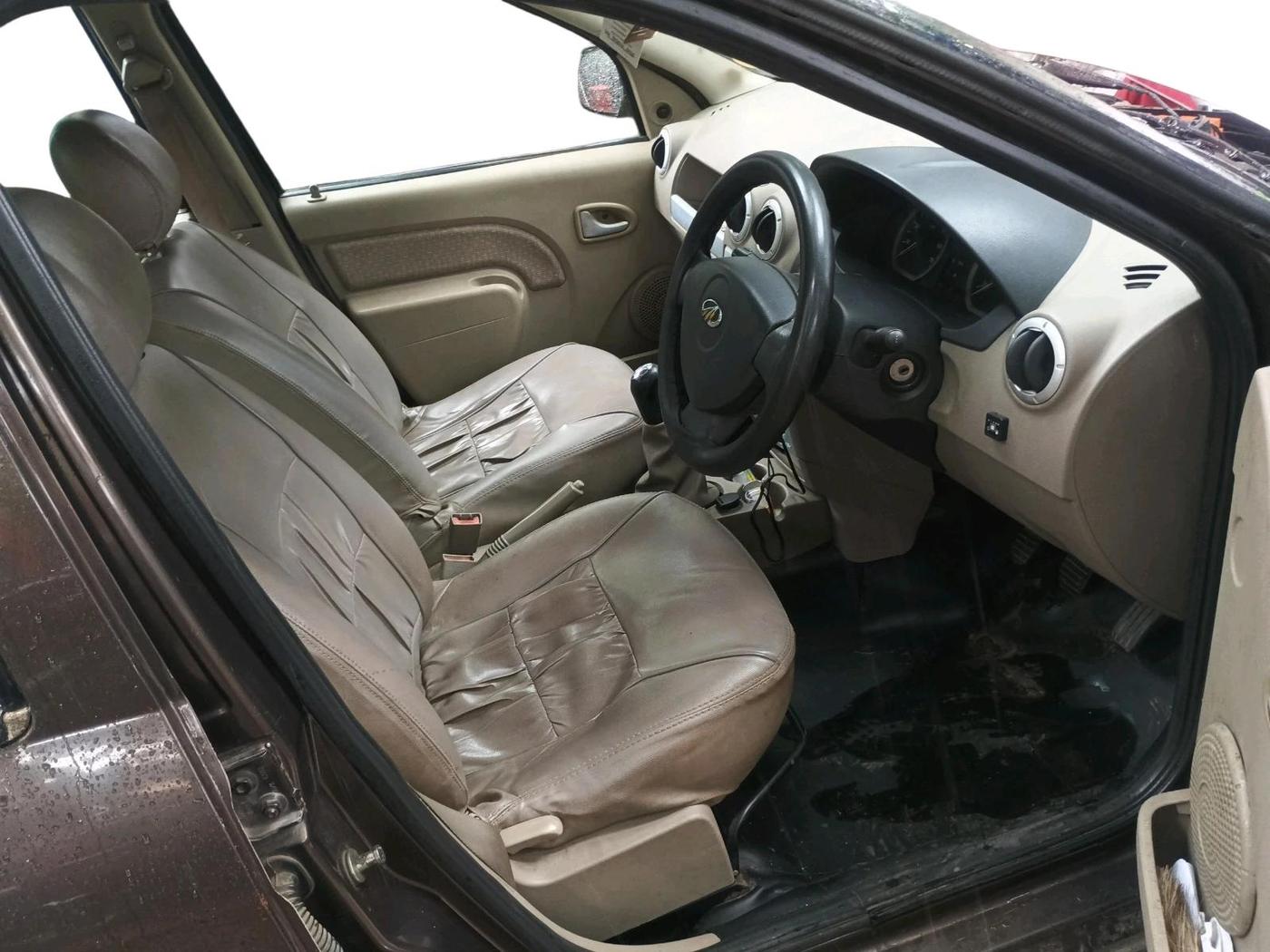 2011 Mahindra Verito 1.4 G4, CNG, Manual, 92,846 km, interior
