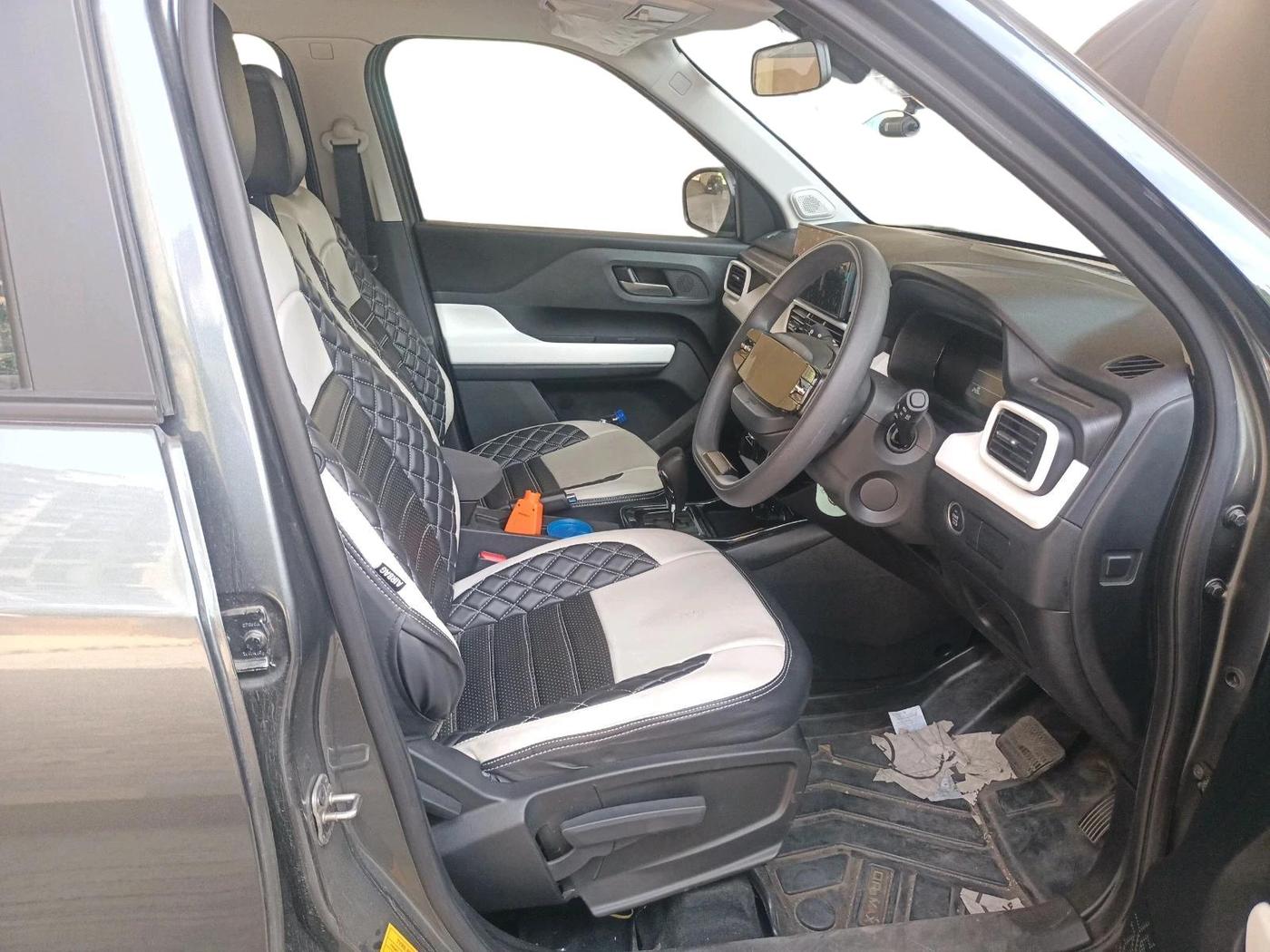 2026 Tata PUNCH Accomplished AMT, Petrol, Automatic, 2,439 km, interior