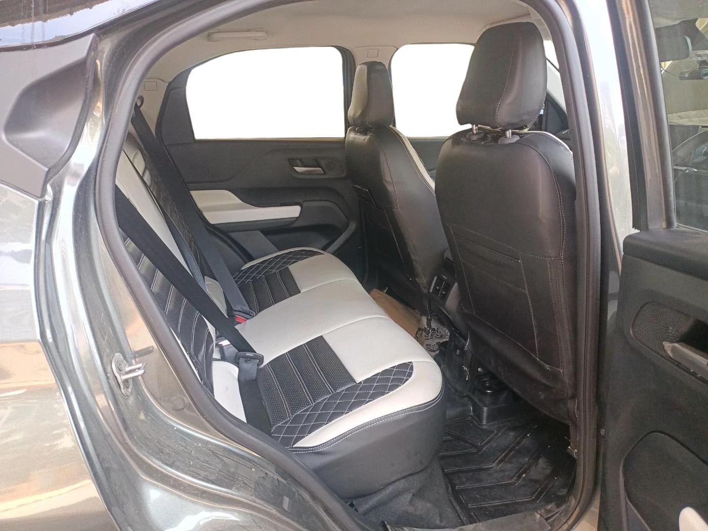 2026 Tata PUNCH Accomplished AMT, Petrol, Automatic, 2,439 km, interior