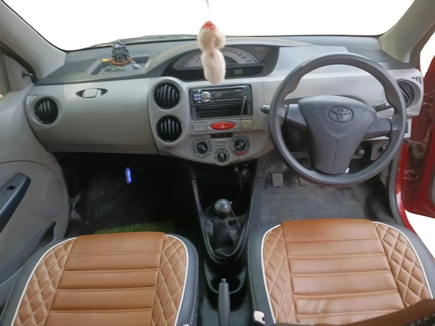 2011 Toyota Etios Liva G, Petrol, Manual, 31,256 km, interior