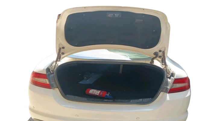 2014 Jaguar XF 2.2 DIESEL LUXURY, Diesel, Automatic, 88,901 km, exterior