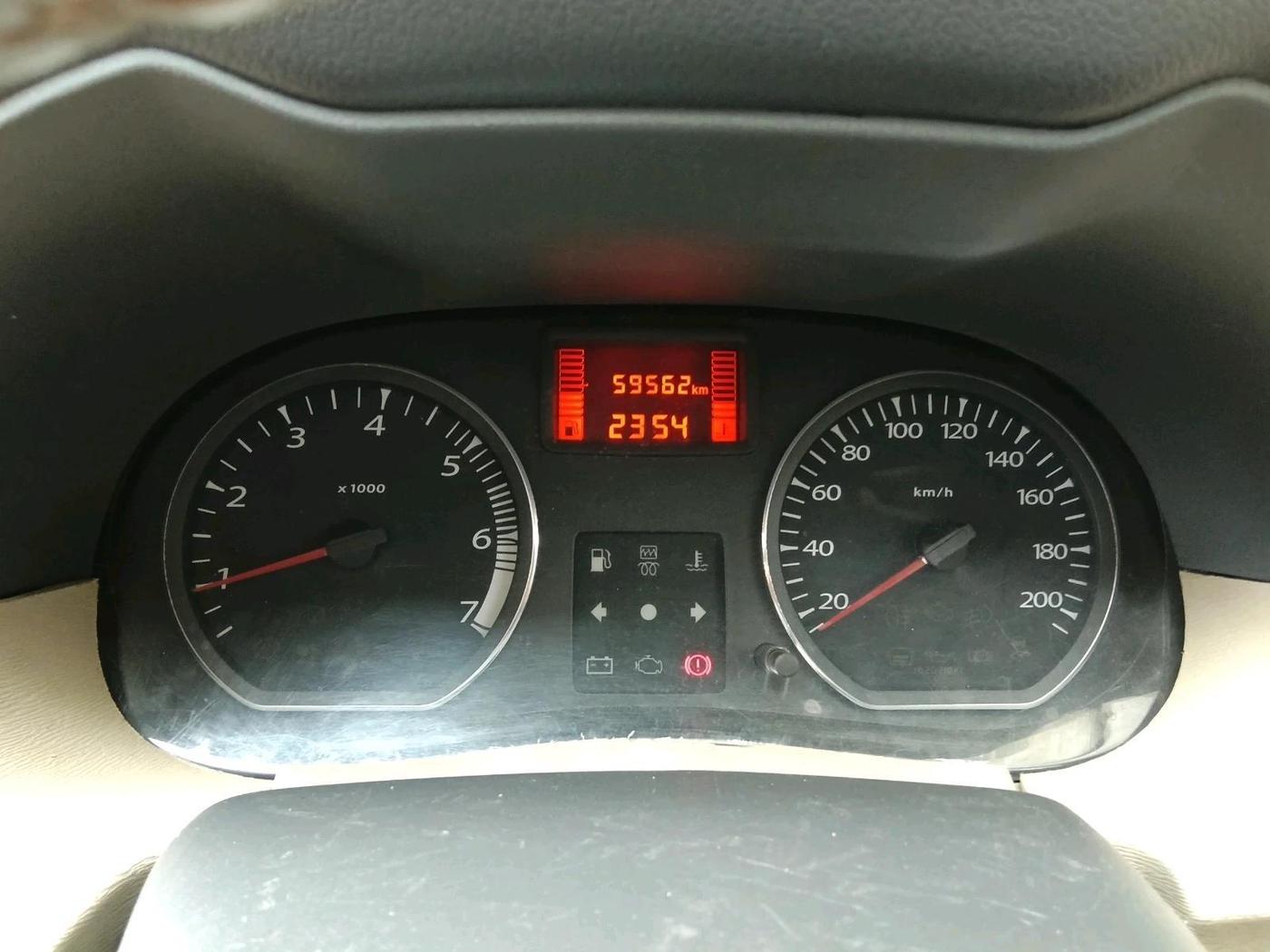 2014 Nissan Terrano XL (D), Diesel, Manual, 59,562 km, interior