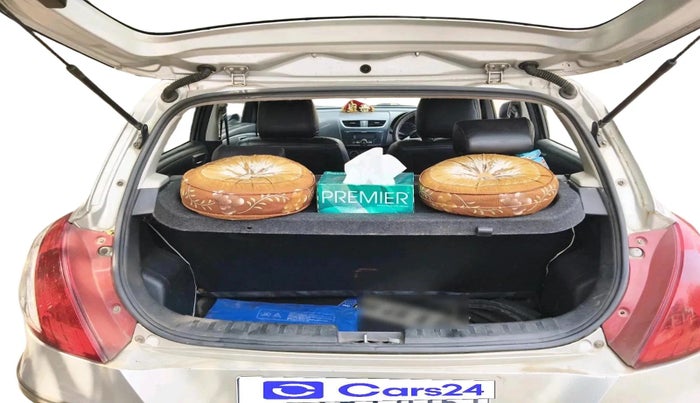 2013 Maruti Swift VXI, Petrol, Manual, 61,209 km, exterior