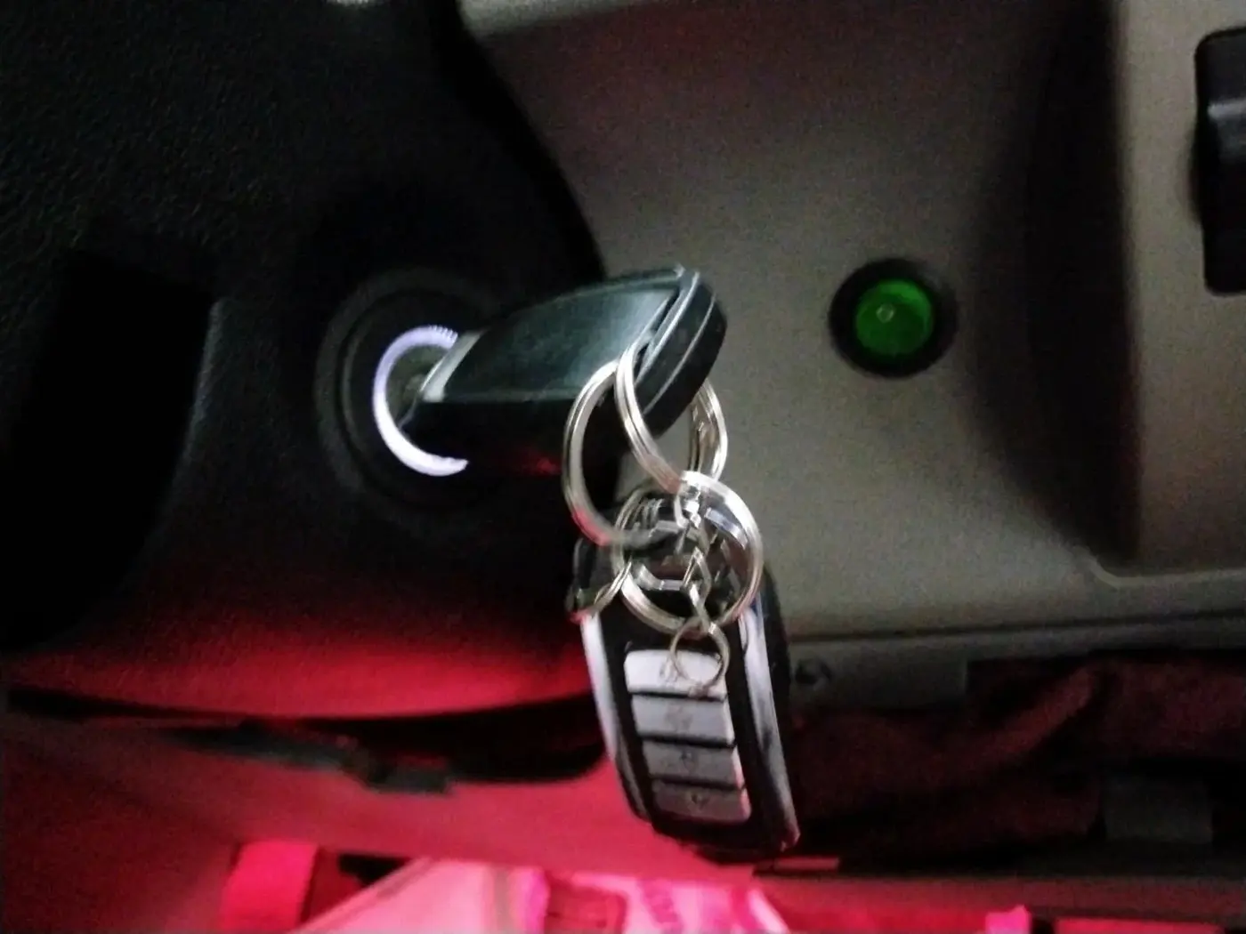 2017 Mahindra Kuv100 K4 6 STR, Petrol, Manual, 40,724 km, interior