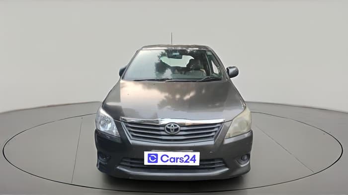 2013 Toyota Innova 2.5 GX 8 STR, Diesel, Manual, 1,70,548 km, exterior