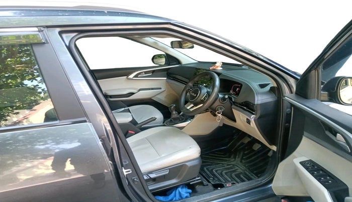 2022 KIA CARENS PRESTIGE 1.5 PETROL 7 STR, Petrol, Manual, 59,578 km, interior