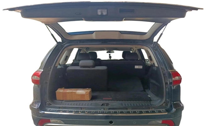 2017 Tata Hexa XT 4X2 7 STR, Diesel, Manual, 2,01,003 km, exterior