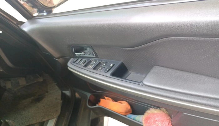 2017 Tata Hexa XT 4X2 7 STR, Diesel, Manual, 2,01,003 km, interior