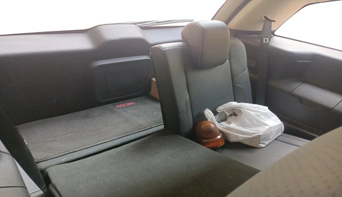 2017 Tata Hexa XT 4X2 7 STR, Diesel, Manual, 2,01,003 km, interior