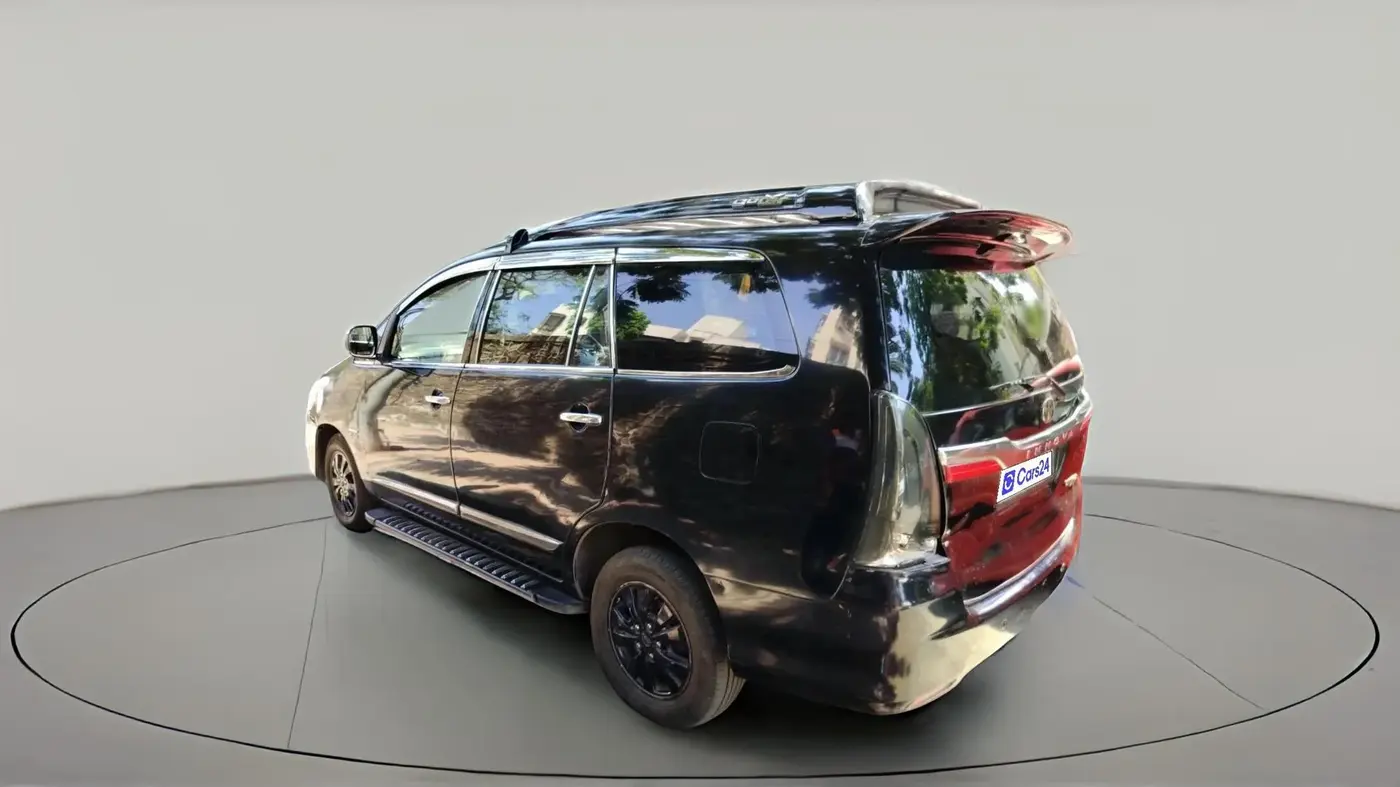 2011 Toyota Innova V 2.5 8 STR, Diesel, Manual, 1,66,512 km, exterior