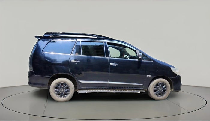 2011 Toyota Innova V 2.5 8 STR, Diesel, Manual, 1,66,512 km, exterior