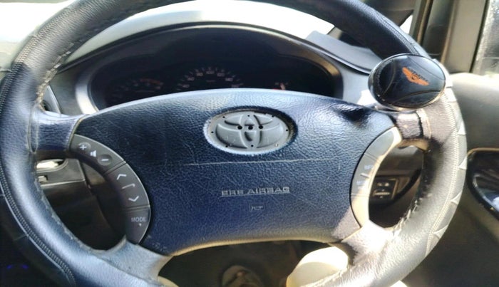 2011 Toyota Innova V 2.5 8 STR, Diesel, Manual, 1,66,512 km, interior