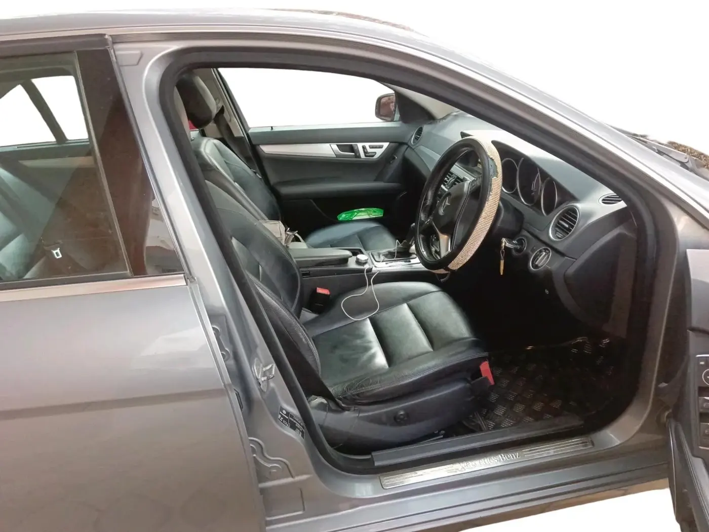 2011 Mercedes Benz C Class 200 CGI AVANTGARDE, Petrol, Automatic, 38,144 km, interior