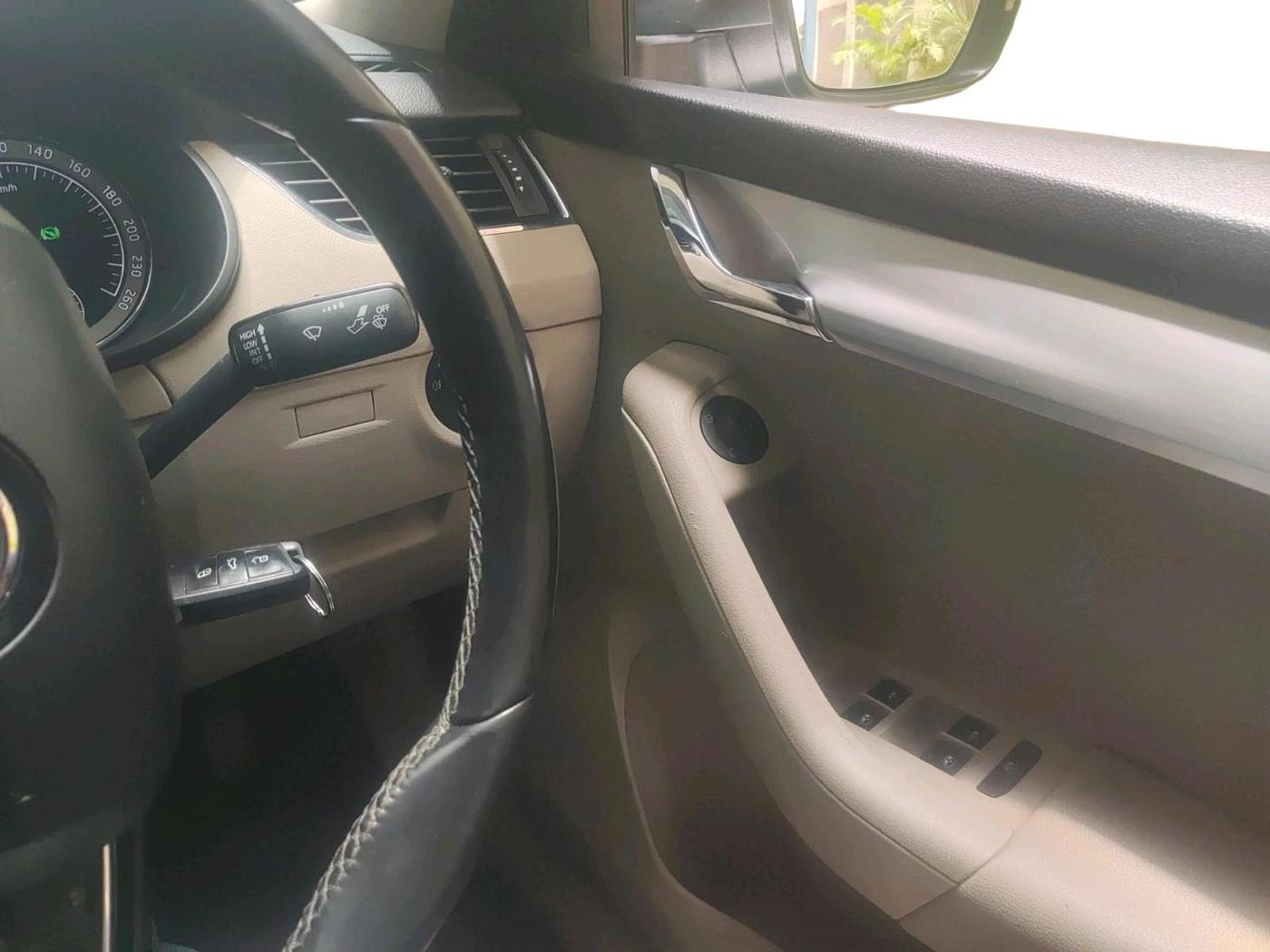 2018 Skoda Octavia STYLE 1.8 TSI AT, Petrol, Automatic, 86,245 km, interior