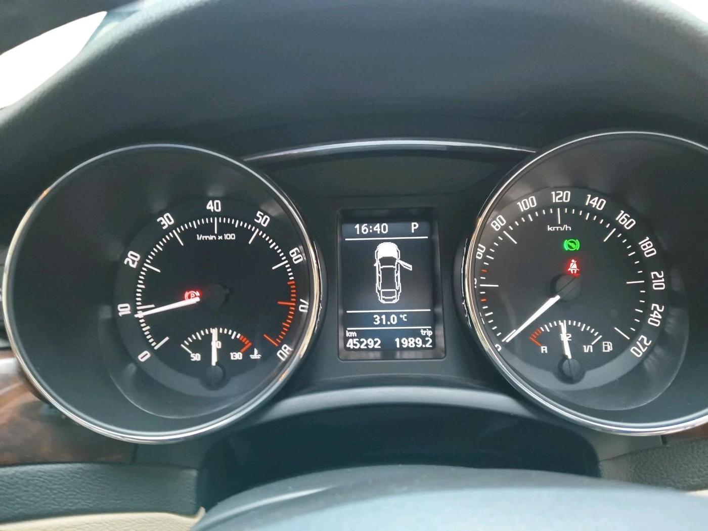 2014 Skoda Superb ELEGANCE 1.8 TSI AT, Petrol, Automatic, 45,292 km, interior
