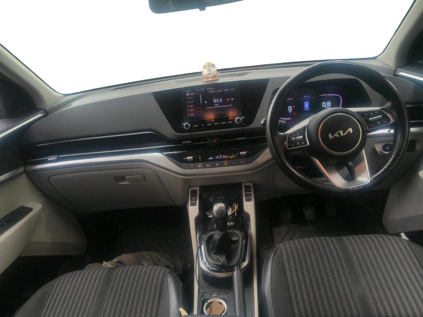 2023 KIA CARENS PRESTIGE PLUS 1.4 PETROL 7 STR, Petrol, Manual, 38,997 km, interior