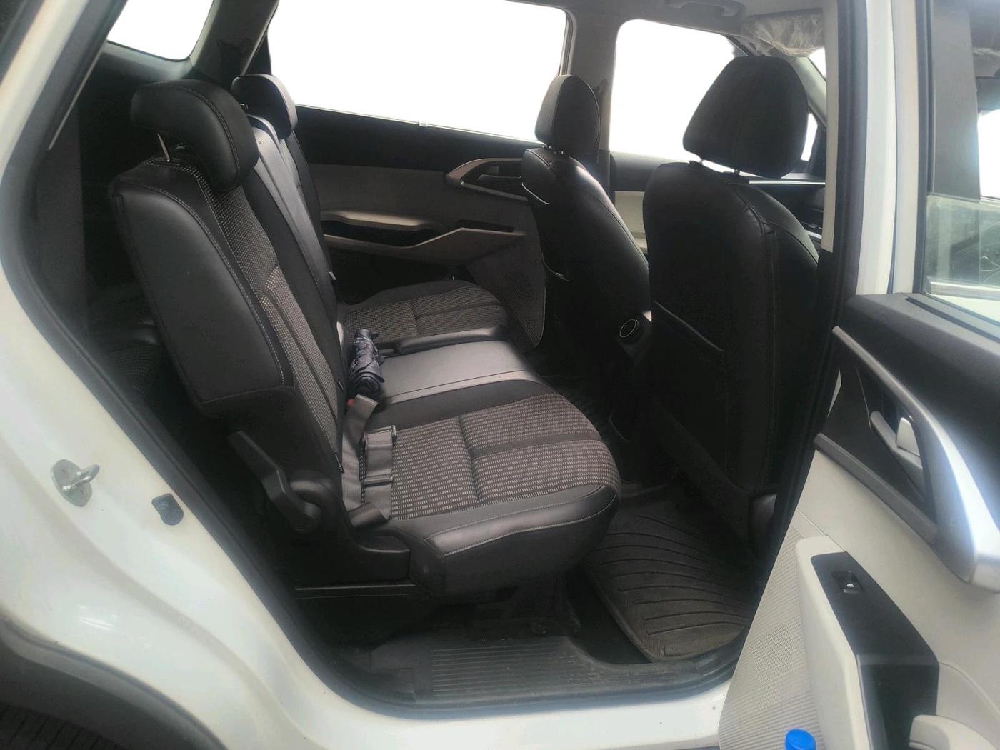 2023 KIA CARENS PRESTIGE PLUS 1.4 PETROL 7 STR, Petrol, Manual, 38,997 km, interior