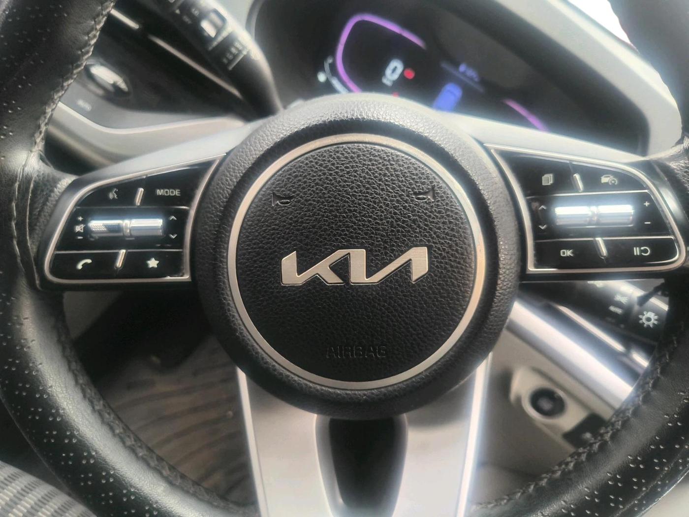 2023 KIA CARENS PRESTIGE PLUS 1.4 PETROL 7 STR, Petrol, Manual, 38,997 km, interior