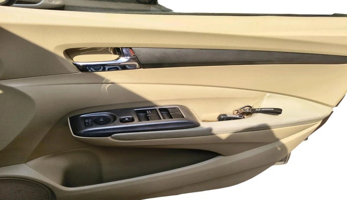 2013 Honda City 1.5L I-VTEC V AT, Petrol, Automatic, 1,90,000 km, interior