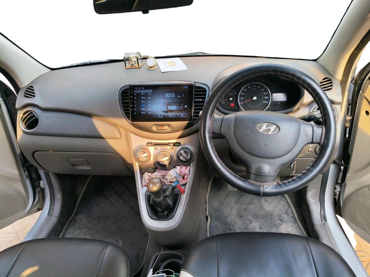 2013 Hyundai i10 MAGNA 1.1, Petrol, Manual, 42,600 km, interior
